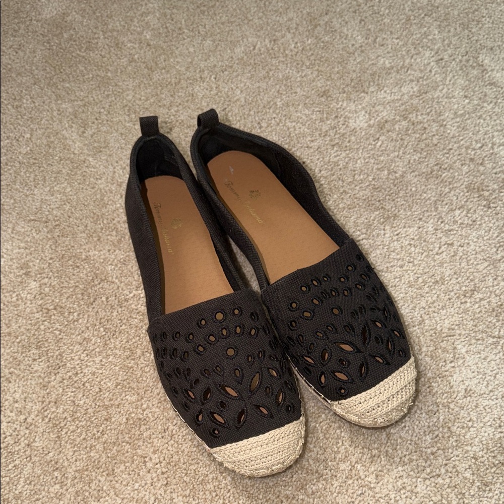 Tommy Bahama Black and Tan Espadrilles
